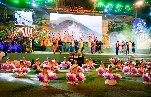 មហោស្រពវប្បធម៌កីឡានិងទេសចរណ៍បណ្តាជនជាតិនៅតំបន់ Tay Bac